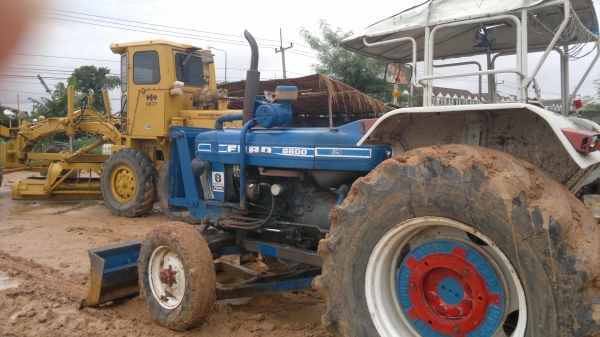 ขาย รถไถ FORD  มีเล่มทะเบียน