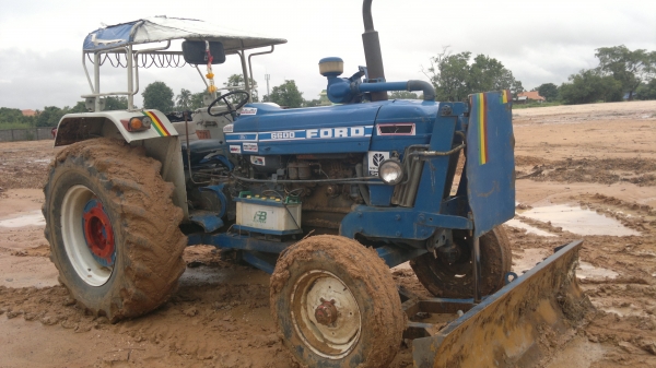 ขาย รถไถ FORD  มีเล่มทะเบียน