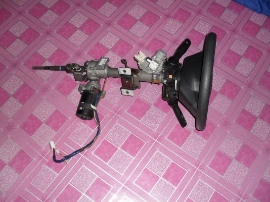 ขายวงพวงมาลัย toyota new vios รุ่นธรรมดาครบชุดครับ สวยๆสีดำ ปี 2010