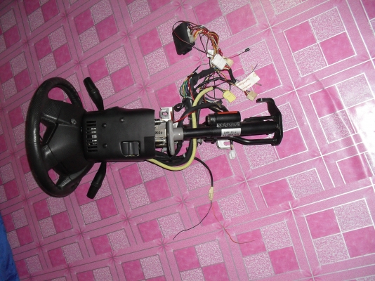 ขายวงพวงมาลัย D-MAX Gold series airbag ปี2008 สีดำสวยๆครบชุดครับ