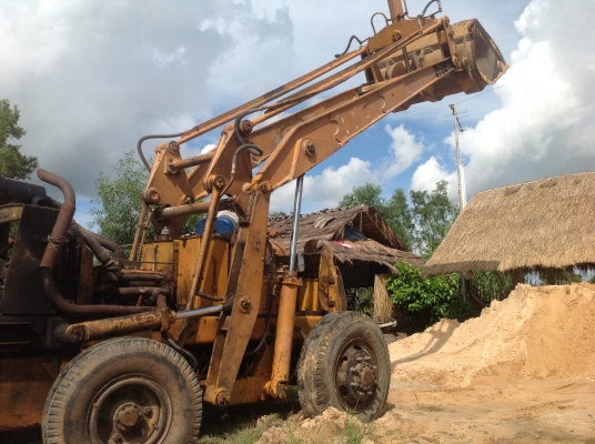 ขายรถตัก KOMATSU SD20 มาก่อนได้ก่อนครับ (085-1400605)