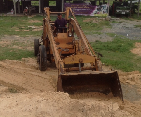 ขายรถตัก KOMATSU SD20 มาก่อนได้ก่อนครับ (085-1400605)