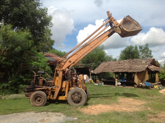 ขายรถตัก KOMATSU SD20 มาก่อนได้ก่อนครับ (085-1400605)