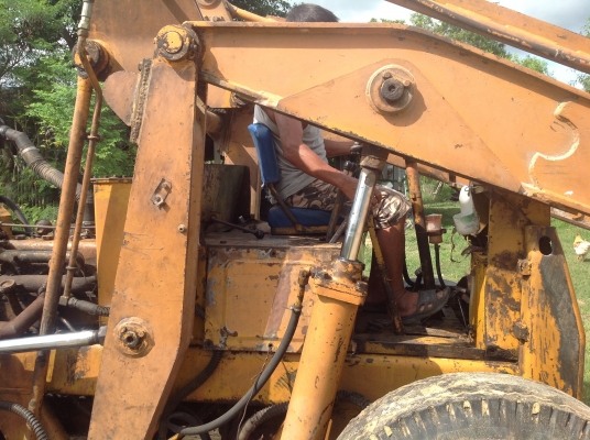 ขายรถตัก KOMATSU SD20 มาก่อนได้ก่อนครับ (085-1400605)