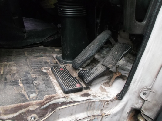 ขายด่วนรถสิบล้อDEGA1เพลาเครือง195แรงม้าปี40