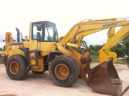 ขายถูกรถตักล้อยาง WA250-3 เครื่อง KOMATSU แท้ผลิตญี่ปุ่น รถสวย พร้อมใช้งาน รถไม่เคยใช้งานในไทยมาก่อน ขายถูกรถตักล้อยาง WA250-3 เครื่อง KOMATSU แท้ผลิตญี่ปุ่น รถสวย พร้อมใช้งาน รถไม่เคยใช้งานในไทยมาก่อน