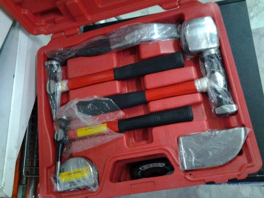 เครื่องมือช่างเคาะ ปะผุ ครบยกกล่องครับ