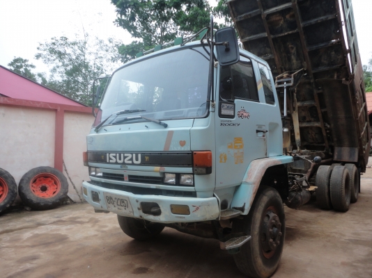 ขายรถบรรทุก 10ล้อดั้มพ์ 2เพลา ISUZU ROCKY 240แรงม้า นางฟ้าแท้
