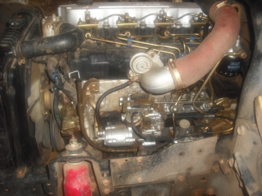 ขายรถบบรทุก 6ล้อ npr  145  แรงม้า