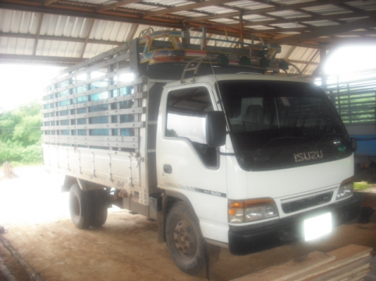 ขายรถบบรทุก 6ล้อ npr  145  แรงม้า