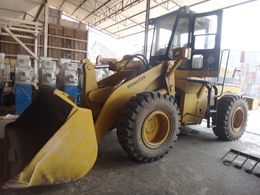 ขายด่วน  รถตัก KOMATSU  WA300- 1  พร้อมใช้งาน  สภาพดีมาก