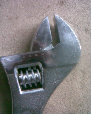 ประ แจเลื่อน 24 นิ้วสภาพใหม่ครับราคานี้สุดคุ้มครับขนาด  24  นิ้วครับตัวใหญ่ครับ