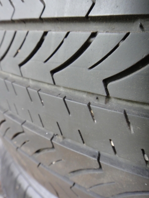 ยางมิชลิน 215/55/17 ปี10 สวยๆ ครับ ยางมิชลิน 215/55/17 ปี10 สวยๆ ครับ