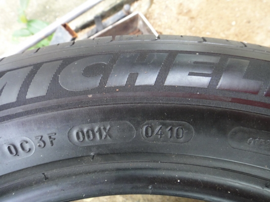 ยางมิชลิน 215/55/17 ปี10 สวยๆ ครับ ยางมิชลิน 215/55/17 ปี10 สวยๆ ครับ