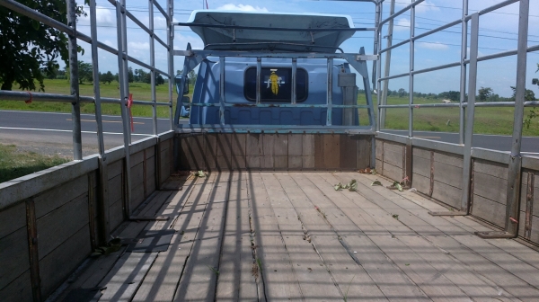 ขายรถ 6ล้อ ISUZU NKR 110 คอกสวย พร้อมใช้งาน ขายรถ 6ล้อ ISUZU NKR 110 คอกสวย พร้อมใช้งาน