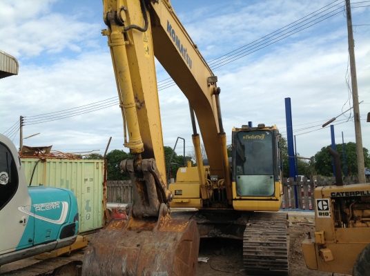 KOMATSUรถเเมค์โคร Pc 200 - 8  พร้อใช่งานชั่วโมง9000กว่า สภาพดีๆ ราคา2.2ติดBy เจ๊อ้อย 081-8021463ราคาคุยได้ต่อลองมาเลยสนใจสอบถามได้:]