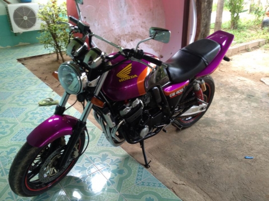 ขาย CB 400 ปี 98 สนใจติดต่อได้คับ สภาพสวยๆๆโทร 081-9446392 ต่าย