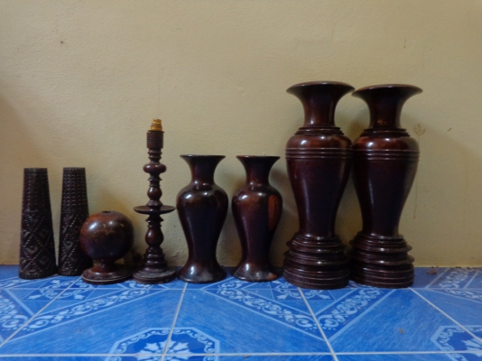 ขายแจกันไม้เก่าทั้งหมด