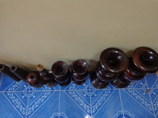 ขายแจกันไม้เก่าทั้งหมด