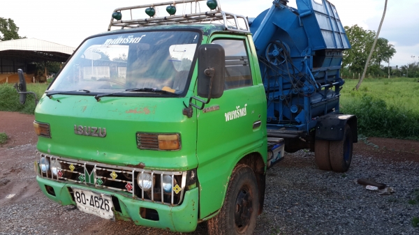 ขายด่วนหกล้อ TL100แรงรถสีข้าวเล่มทะเบียนพร้อมไม่มีชุดโอนขายตามสภาพราคาถูกรีบโทร0843923995