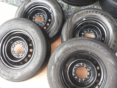 ขายล้อกะทะขอบ15 6 รู พร้อมยาง215/70/15 ปี 08 BRIDGESTONE LEO RV 1 ชุด ขายล้อกะทะขอบ15 6 รู พร้อมยาง215/70/15 ปี 08 BRIDGESTONE LEO RV 1 ชุด