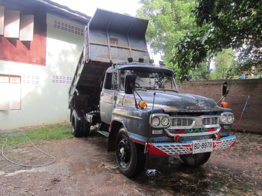 หกล้อหัวยาวดั๊ม หกล้อหัวยาวดั๊ม