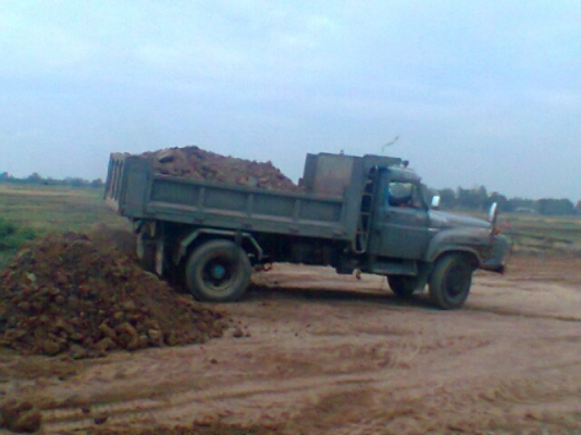 หกล้อหัวยาวดั๊ม หกล้อหัวยาวดั๊ม