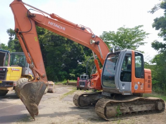 ขายด่วน HITACHI ZX 135  นำเข้าจากญี่ปุ่นเอง100\% สภาพสวยมาก  เดิม เครื่องปั้มดี  เอวดี ยังไม่เคยใช้งานในไทย