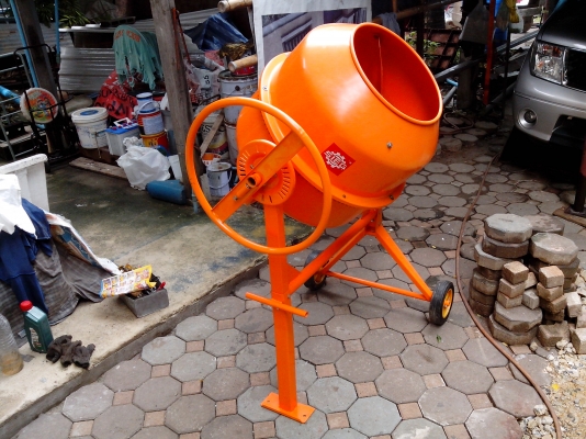 ขายโม่ผสมคอนกรีตมือสองสำหรับงานขนาดเล็ก ปูนครึ่่งลูก สภาพใหม่ ร้านวันชัยก่อสร้าง โทร.086-5292215  ถนนเทพารักษ์-บางพลี ร้านเก่าเจ้าเดิม รับซื้อขายและให้เช่าเครื่องมือก่อสร้าง