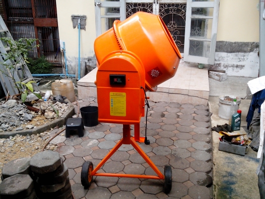 ขายโม่ผสมคอนกรีตมือสองสำหรับงานขนาดเล็ก ปูนครึ่่งลูก สภาพใหม่ ร้านวันชัยก่อสร้าง โทร.086-5292215  ถนนเทพารักษ์-บางพลี ร้านเก่าเจ้าเดิม รับซื้อขายและให้เช่าเครื่องมือก่อสร้าง