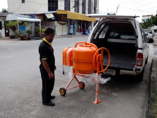 ขายโม่ผสมคอนกรีตมือสองสำหรับงานขนาดเล็ก ปูนครึ่่งลูก สภาพใหม่ ร้านวันชัยก่อสร้าง โทร.086-5292215  ถนนเทพารักษ์-บางพลี ร้านเก่าเจ้าเดิม รับซื้อขายและให้เช่าเครื่องมือก่อสร้าง
