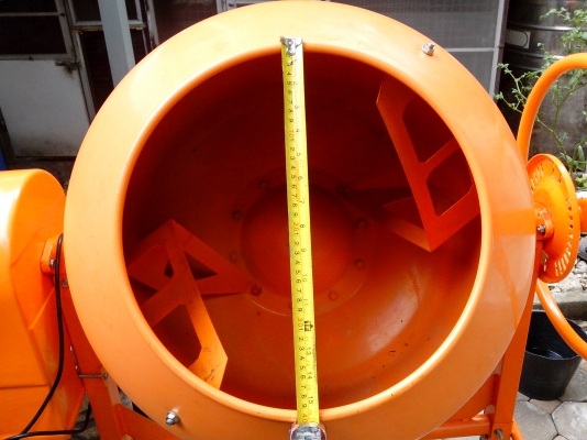 ขายโม่ผสมคอนกรีตมือสองสำหรับงานขนาดเล็ก ปูนครึ่่งลูก สภาพใหม่ ร้านวันชัยก่อสร้าง โทร.086-5292215  ถนนเทพารักษ์-บางพลี ร้านเก่าเจ้าเดิม รับซื้อขายและให้เช่าเครื่องมือก่อสร้าง