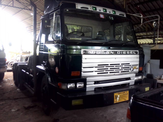 10 ล้อหัวลาก NISSAN UD 295 แรง สวยๆพร้อมใช้