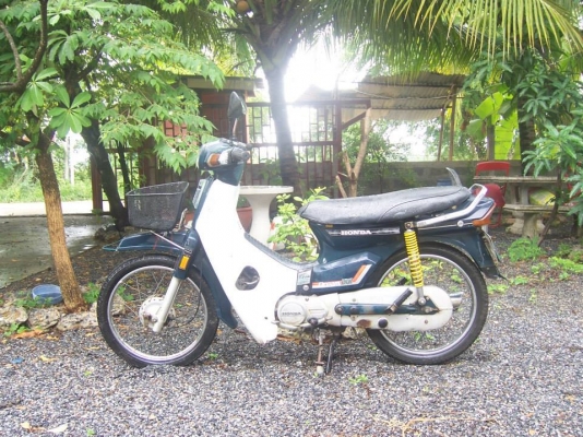 ดรีมคุรุสภาสีเขียว สภาพดีมาก สวยๆ ทะเบียนเต็ม+เอกสารพร้อมโอนครบ