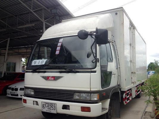 HINO รถบรรทุก6ล้อ ปี2005 ตู้บรรทุกนร.5700กกประตู4 บาน รถสวยเครื่องดีสภาพพร้อมใช้งานค่ะ