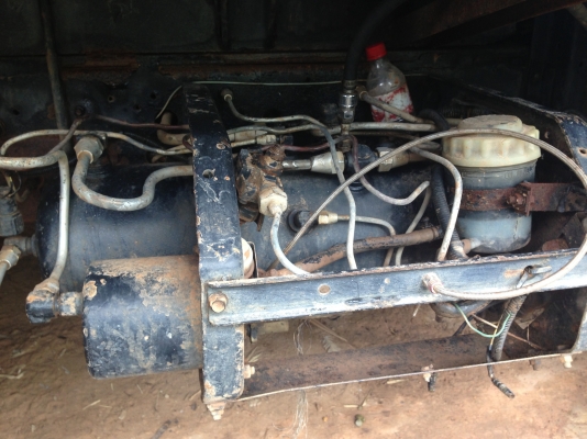 ISUZU ROCKY 175 HP 6BG1 หกล้อดั๊มพ์ กระบะดั๊มพ์เหล็ก 6 ตันความยาว 3.60 เมตร เครื่องแน่นแรงดีมากๆครับ ภายในเก๋งคอนโซลครบ แอร์ พวงมาลัยเพาเวอร์ ระบบเบรคทริ๊ปฟี้ ช่วงล่างแน่น ยางสภาพดี 6 เส้นประมาณ 70\% พร้อมบรรทุกพร้อมใช้งาน เอกสารทะเบียนครบพร้อมโอน ราคาต่อร