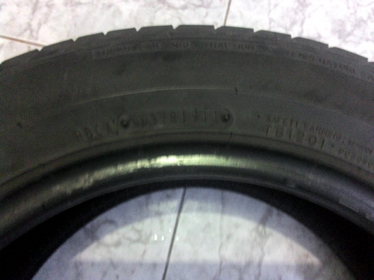 ขาย ยาง Dunlop ขนาด185/60R15)ผลิตสัปดาห์19 ปี2011 รุ่นSP