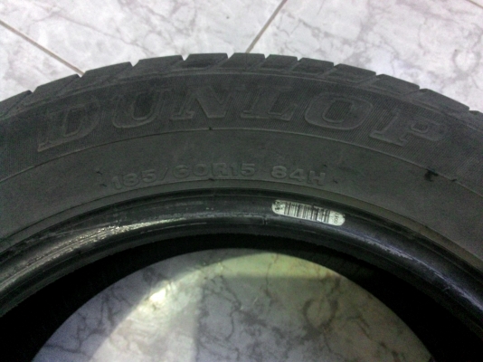 ขาย ยาง Dunlop ขนาด185/60R15)ผลิตสัปดาห์19 ปี2011 รุ่นSP