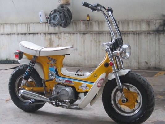 ร้อนแล้วขายด่วน !ชาลีเท่ๆ &ldquo;เตี้ย ล้อโต&rdquo; สไตล์จิ๊กโก๋ยุ่น เครื่องดรีม100 วิ่งกระจาย กทม.