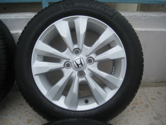 ขายล้อแม็ก Honda city ป้ายแดง 15"x5.5" et45 4รู100 + ยางปี 2213 (081-3747940)