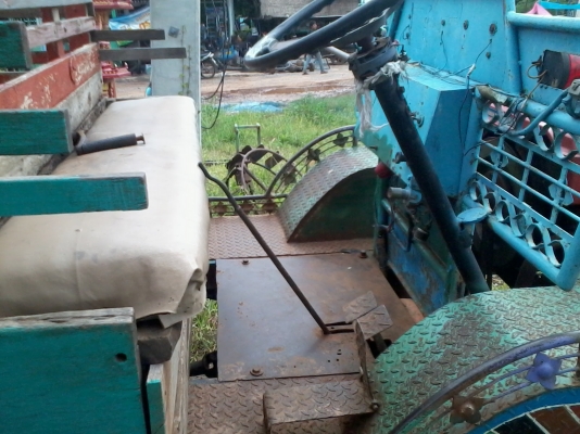 ขายไม่แพง อีแต๋นน้อยๆ พร้อมเครื่องคูโบต้า 11 แรง โทร 081-0745778 ลุงโหนกรับสายจ้า