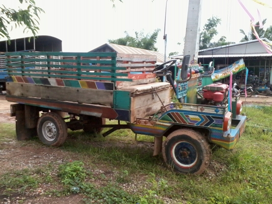 ขายไม่แพง อีแต๋นน้อยๆ พร้อมเครื่องคูโบต้า 11 แรง โทร 081-0745778 ลุงโหนกรับสายจ้า