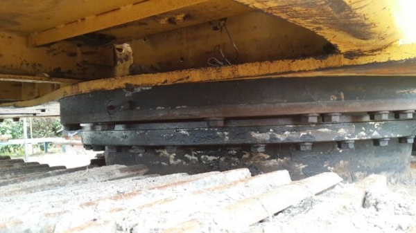 ต้องการขายรถแบคโฮ KOMATSU PC200-7 ต้องการขายรถแบคโฮ KOMATSU PC200-7