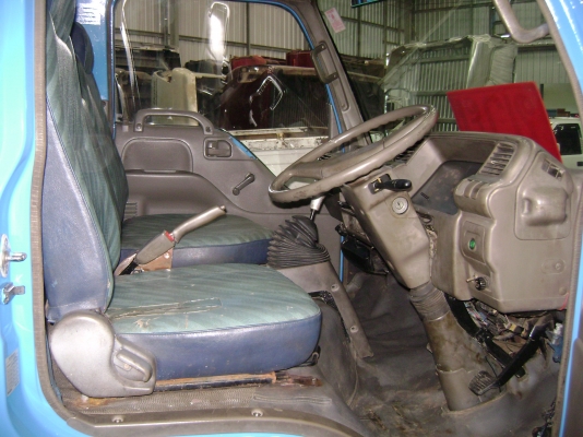 ขายด่วน!  รถ ISUZU NKR 4 ล้อ