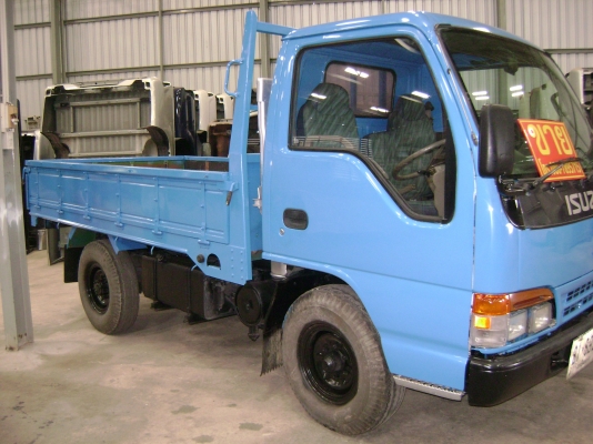ขายด่วน!  รถ ISUZU NKR 4 ล้อ
