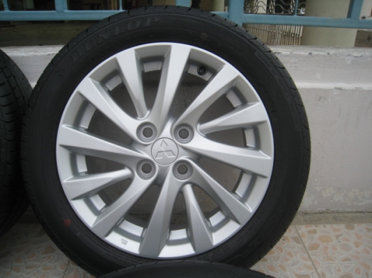 ขายล้อแม็ก Mitsubishi attrage ป้ายแดง 15"x5.5" et38 4รู100 + ยางปี 2313 Toyota,suzuki,mazda ก็ใส่ได้ครับ  (081-3747940)