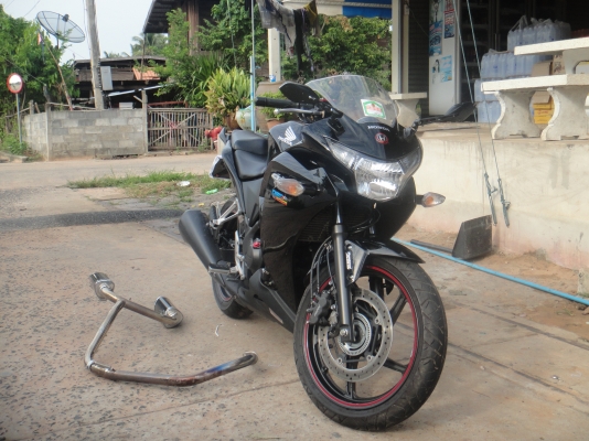 ขายดาวน์ HONDA CBR 250 สีดำท่อคู่