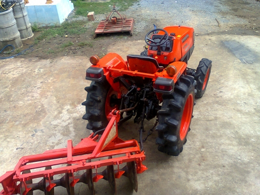 ขายรถไถคูโบต้า L3408 พร้อมอูปกรณ์ต่อพ่วงผาน 6X22 พร้อมใช้