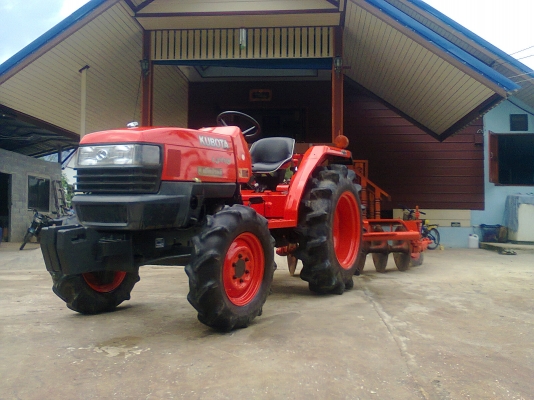 ขายรถไถคูโบต้า L3408 พร้อมอูปกรณ์ต่อพ่วงผาน 6X22 พร้อมใช้