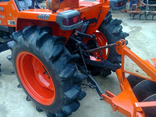 ขายรถไถคูโบต้า L3408 พร้อมอูปกรณ์ต่อพ่วงผาน 6X22 พร้อมใช้